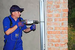 Trust Garage Door Orlando, FL 407-796-8574 - installation-side
